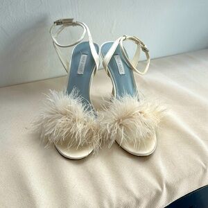 Nine West Milano 5, white feather heels